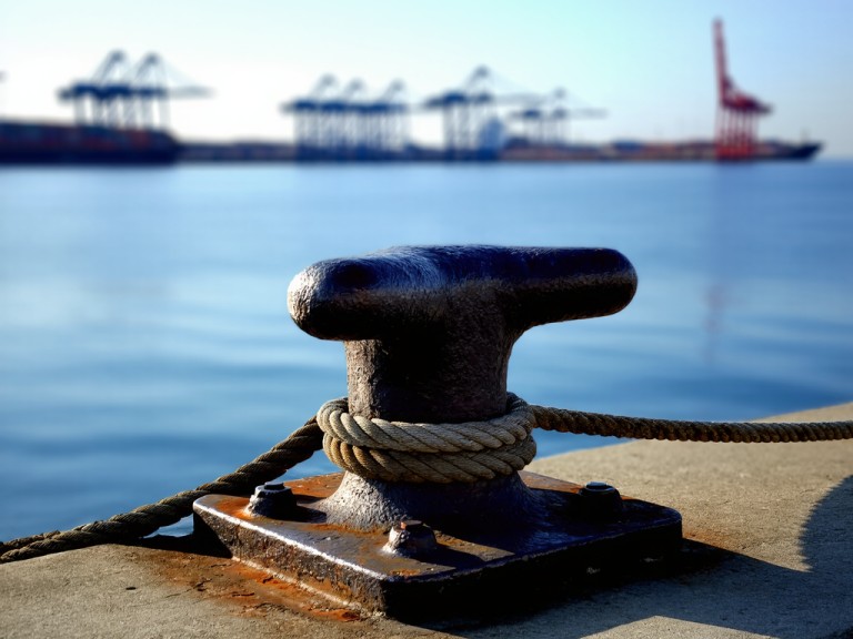 7 Tips Penting Perawatan Marine Bollard untuk Operasi Mooring yang Aman dan Andal